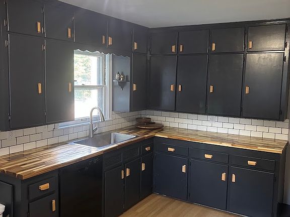 3rd image of 3002 W Michigan Ave