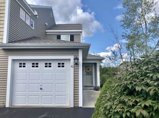 42 Governor Cir, Albany, NY 12208