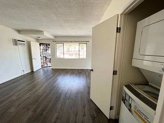 3rd image of 460 Solano Ave APT 3