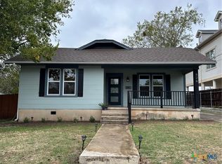 624 S Austin St, Seguin, TX 78155