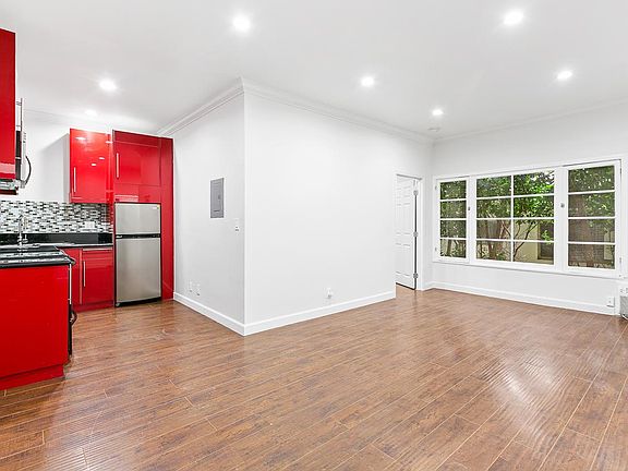 4th image of 7229 Willoughby Ave #A16