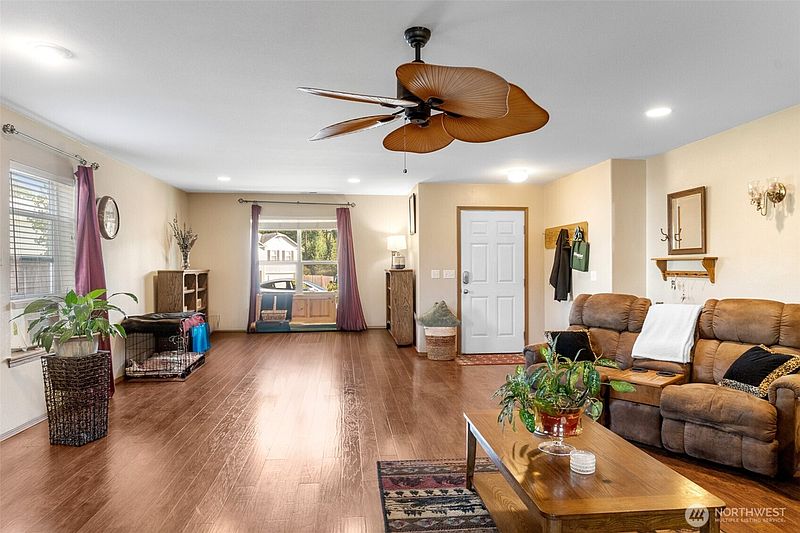 5th image of 308 Easy Street SE