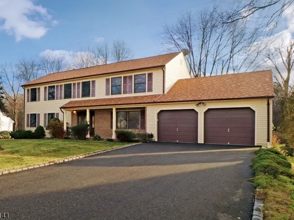 34 Dartmoor Rd, East Hanover Twp., NJ 07936