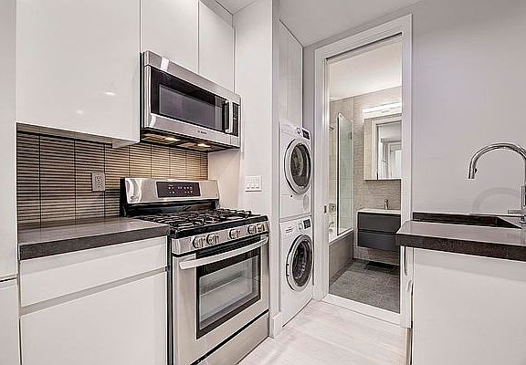 4th image of 195 Stanton St APT 6E1