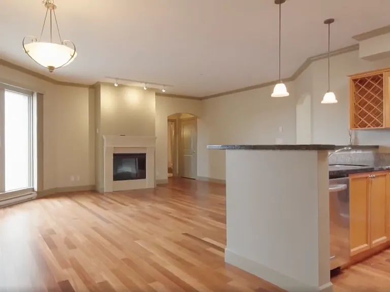 1642 McKenzie Ave #310 — Photo 1