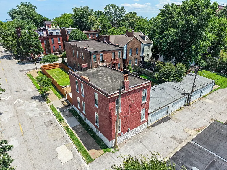 1810 Utah St — Photo 3