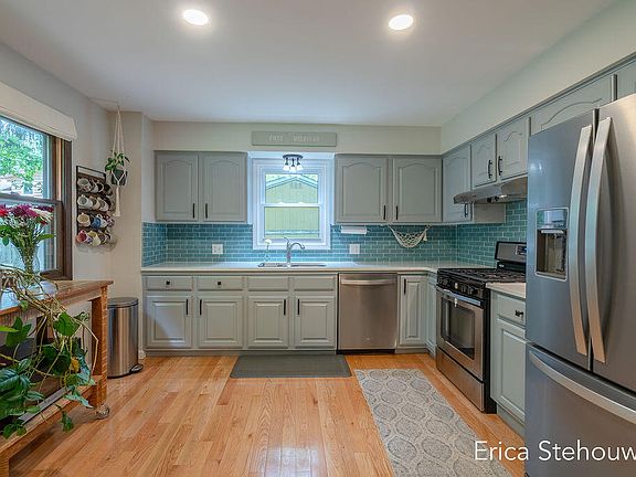 2nd image of 8659 Ridgecrest Ct SW