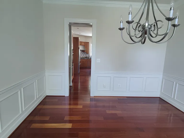 Dinning Room to Kitchen