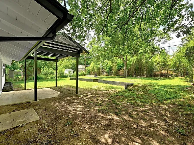 8520 Bradford Dr — Photo 27