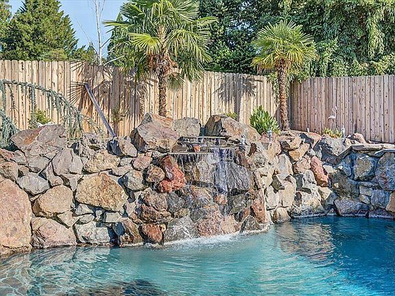 3rd image of 1553 Cypress Point Dr