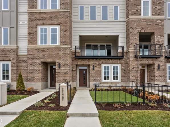 17447 Carrier Dr, Westfield, IN 46074
