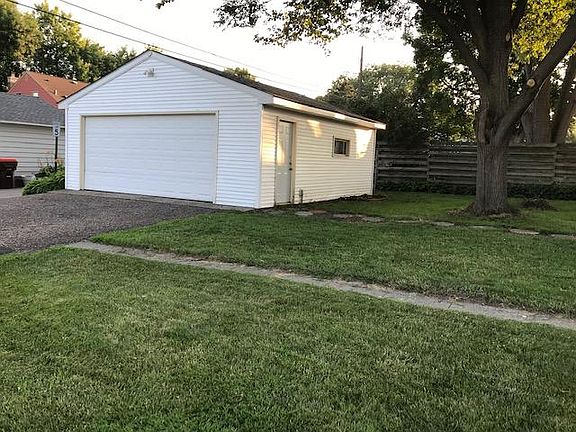 5th image of 1402 Larpenteur Ave W