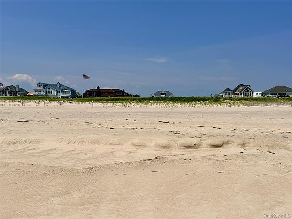 4th image of 699 Dune Road