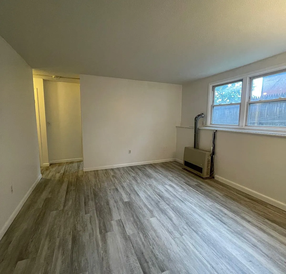 2 bed, 850 sqft, $2,250 — Photo 4