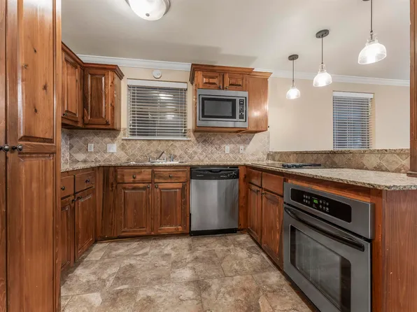 1290 Park Blvd APT 201, Baton Rouge, LA 70806