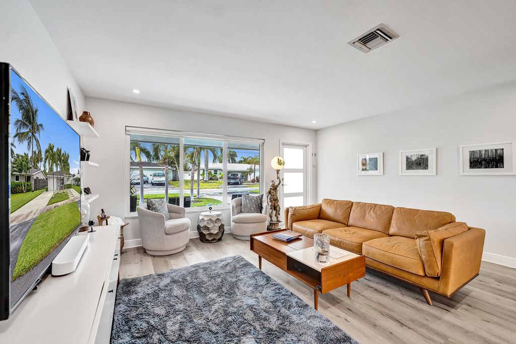 381 SE 3rd Street, photo 6