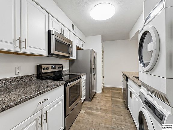5th image of 101 N 69th St APT 20