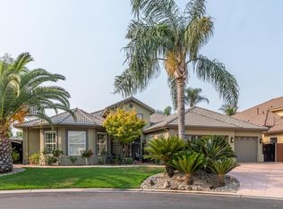 4590 N Outlook Ct, Clovis, CA 93619