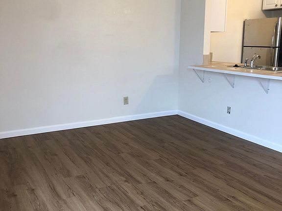 4th image of 4453 51st St APT 6