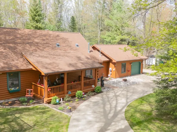 305 Meadow Ln, Prudenville, MI 48651
