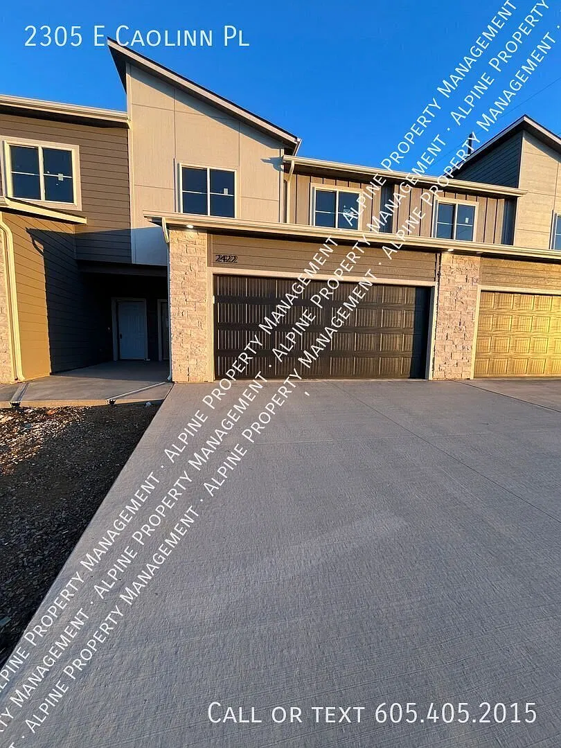 Newly Constructed 3 Bed/2.5 Bath Townhome in Aspen Ridge! — Photo 2