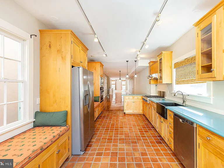 7 N Loudoun St #1/2 — Photo 14