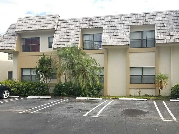 3rd image of 10990 Royal Palm Blvd #5-2