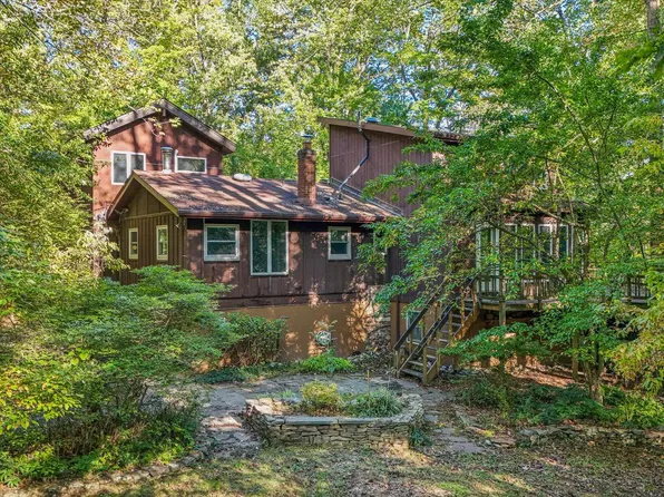 74 Stony Brook Rd, Hopewell, NJ 08525