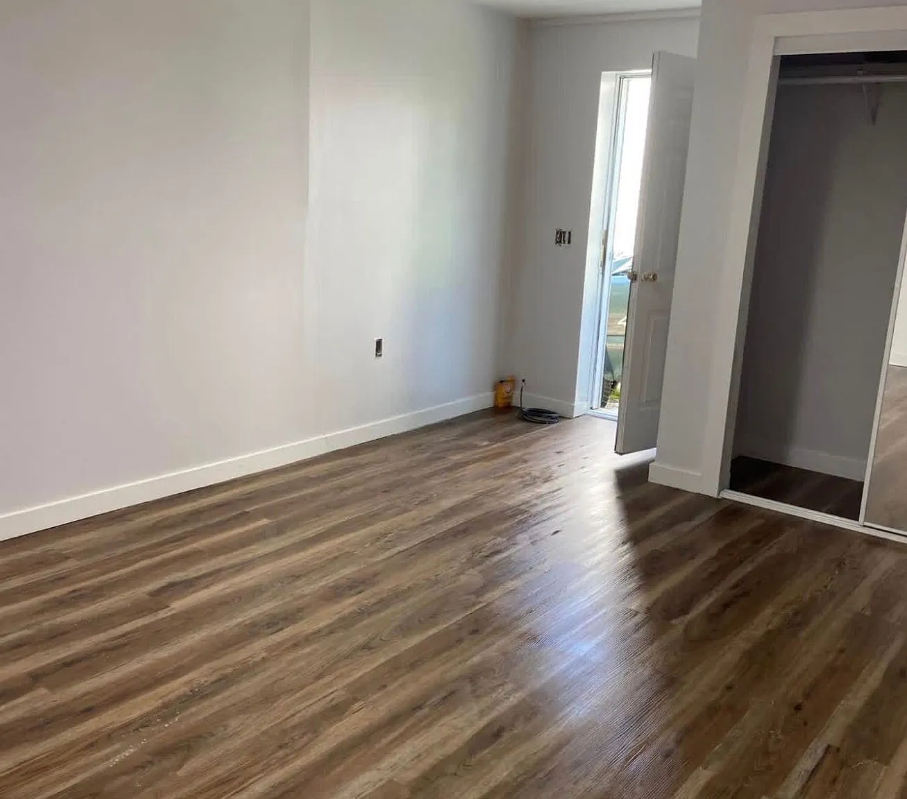 2 bed, 1.0 bath, 963 sqft, $1,070 — Photo 4
