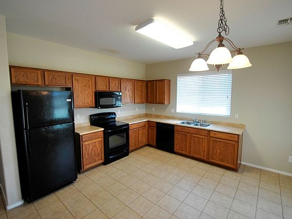 2nd image of 10005 W Albeniz Pl