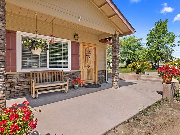 2nd image of 24081 Avenue 104