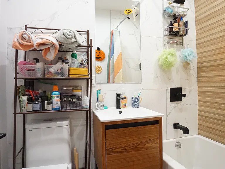 211 Troy Ave #2L — Photo 7