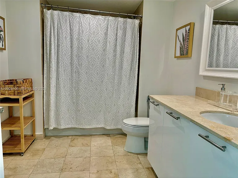 1800 N Bayshore Dr #905 — Photo 27