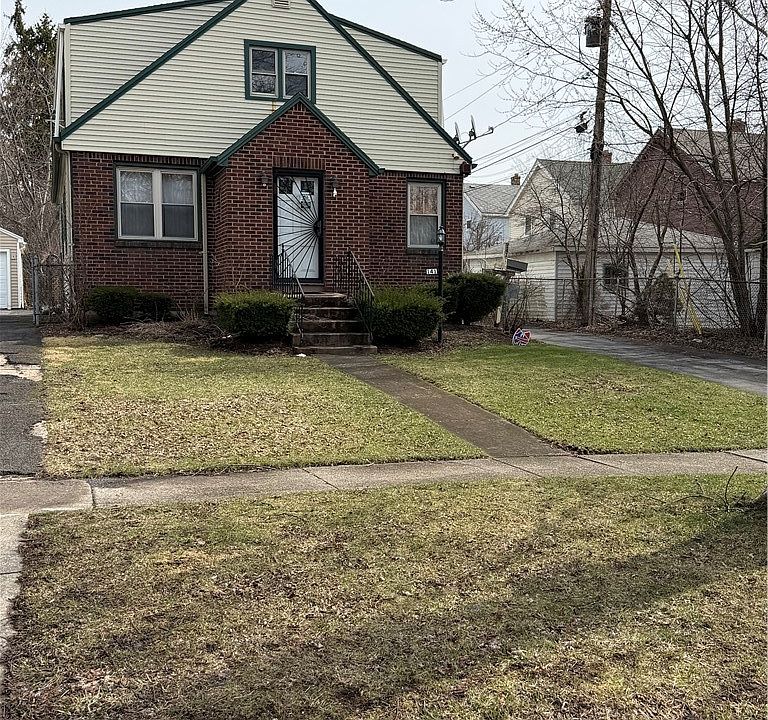 1st image of 141 Orleans St
