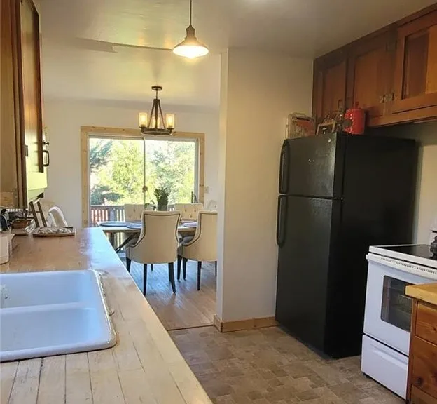1317 Pinetree Dr — Photo 32