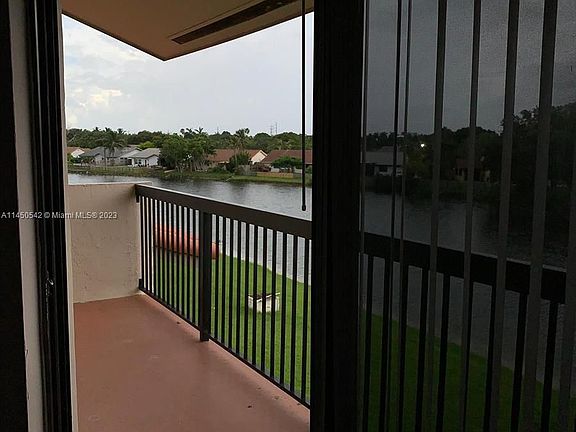 2nd image of 9869 Nob Hill Ln #9869