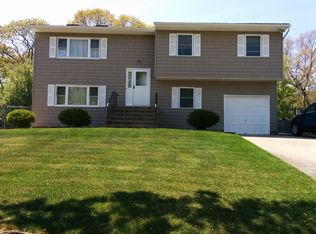 44 Kool Pl, Port Jefferson Station, NY 11776