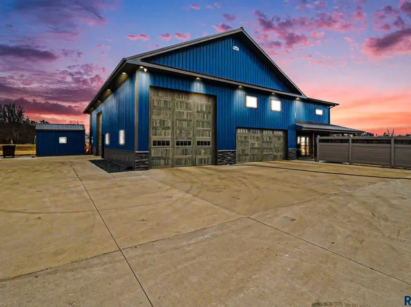 27404 470th Ave, Lennox, SD 57039