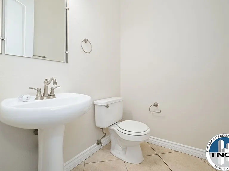 17998 Vista Point Dr — Photo 33