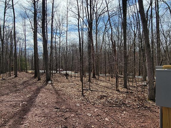 2nd image of 4 Mountain Top Ln