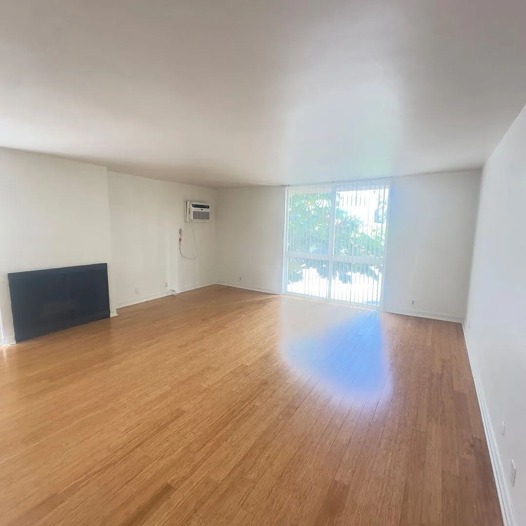 1 bed, 1.0 bath, $2,050 — Photo 2