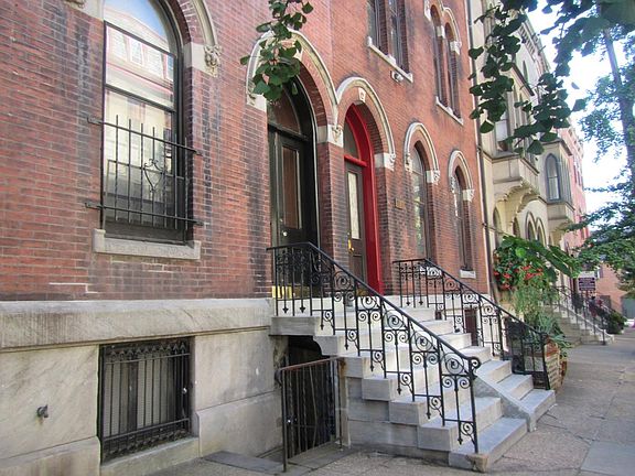3rd image of 2208 Saint James Pl APT 7