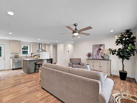 4th image of 15051 Northwoods Trl