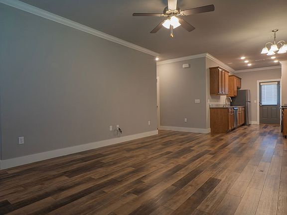 2nd image of 1915 Booker Cir