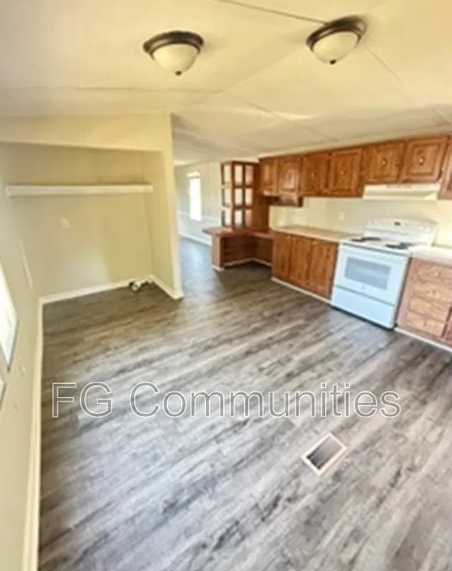 1754 Zion Rd — Photo 2