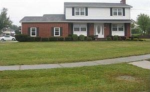 1st image of 11 Laurelton Dr
