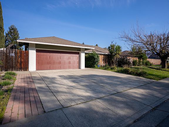 5th image of 9752 Tareyton Ave