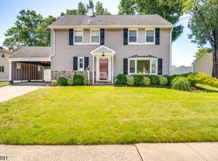 5 Thomas Rd, Somerset, NJ 08873