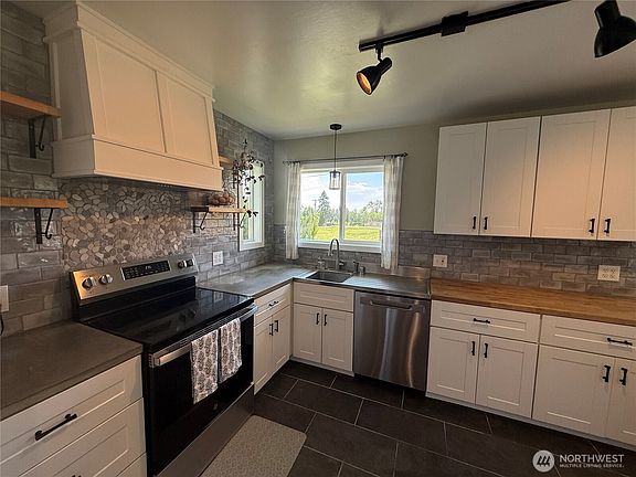 2nd image of 614 N Willow Street