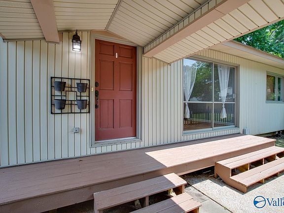 4th image of 10013 Willow Park Dr SE